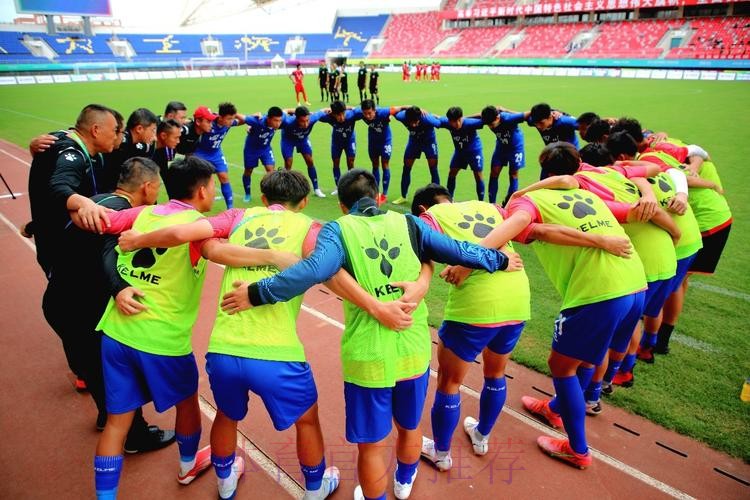 十四运会男子足球U18组比赛启幕